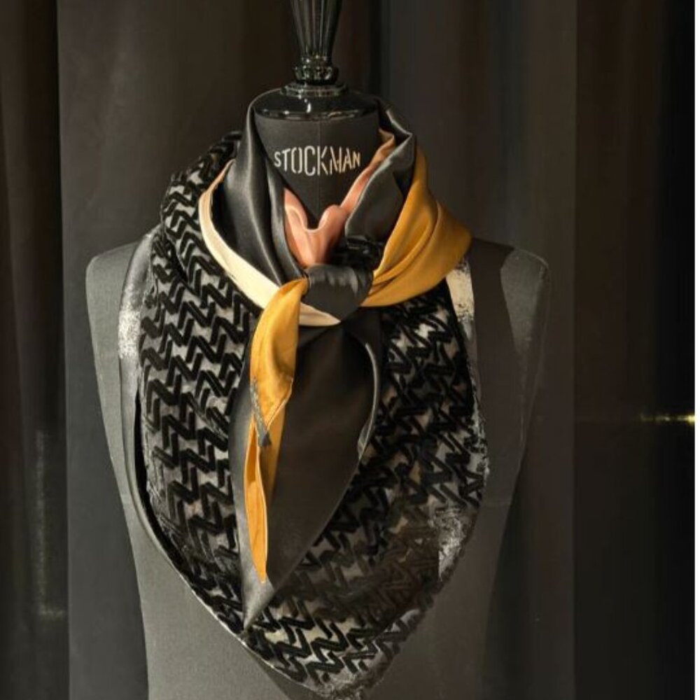 Vol(t)age silk scarf Triangular large  200x140cm double-sided pink black bronze